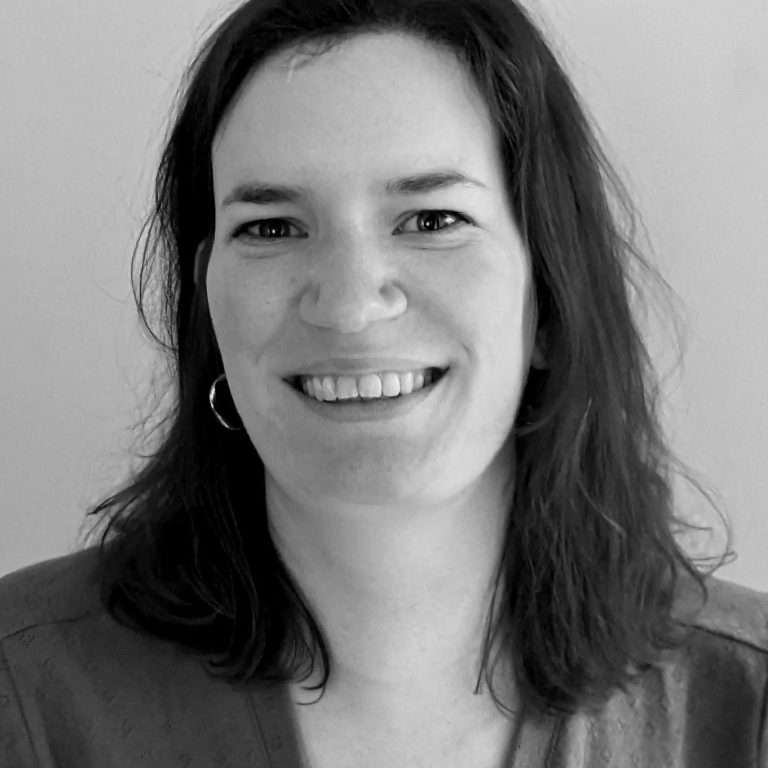 Foto von Anne-Christine in Schwarz-Weiß.